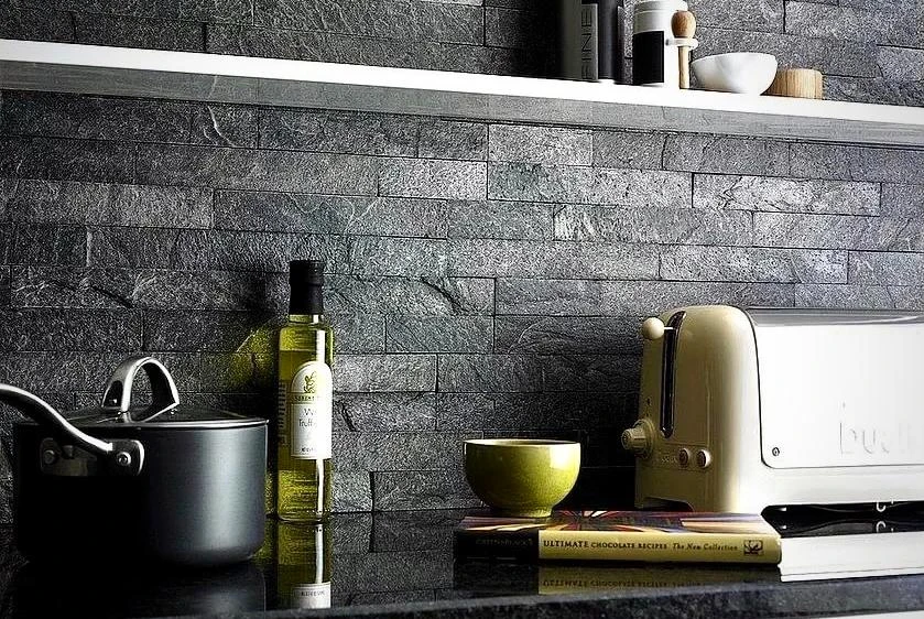 3D панель из натурального камня Кварцит Чёрный Неоклассик Pharaon