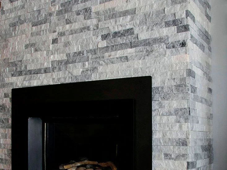 3D панель из натурального камня Кварцит Бело-серый Неоклассик Pharaon