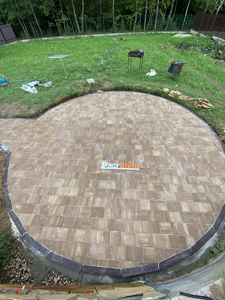 Мощение тротуарной плиткой Braer цвета Миндаль