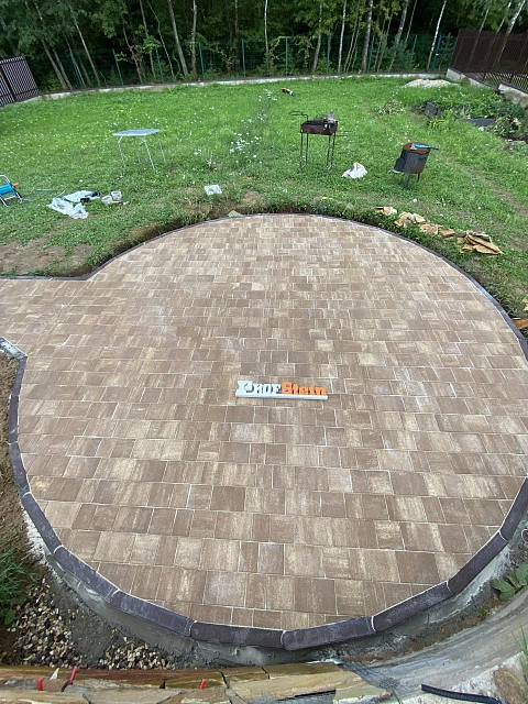 Мощение тротуарной плиткой Braer цвета Миндаль