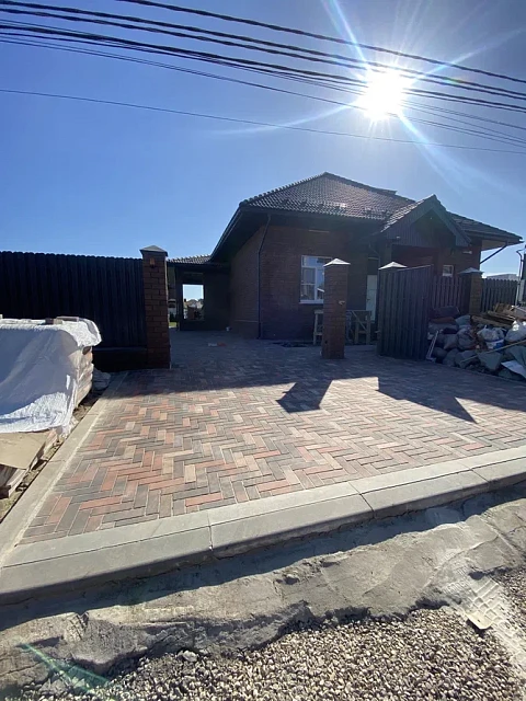 Укладка тротуарной плитки "Ёлочкой" и укладка рулонного газона