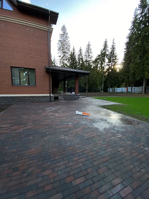 Укладка тротуарной плитки формы Паркет Эмбер