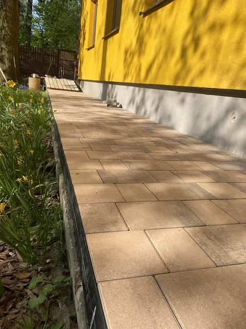 Укладка и поставка тротуарной плитки Braer на даче