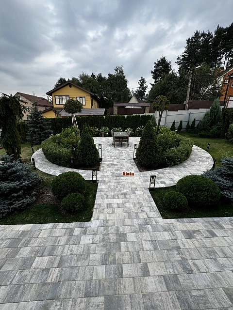 Укладка пошаговых плит и брусчатки от Steingot