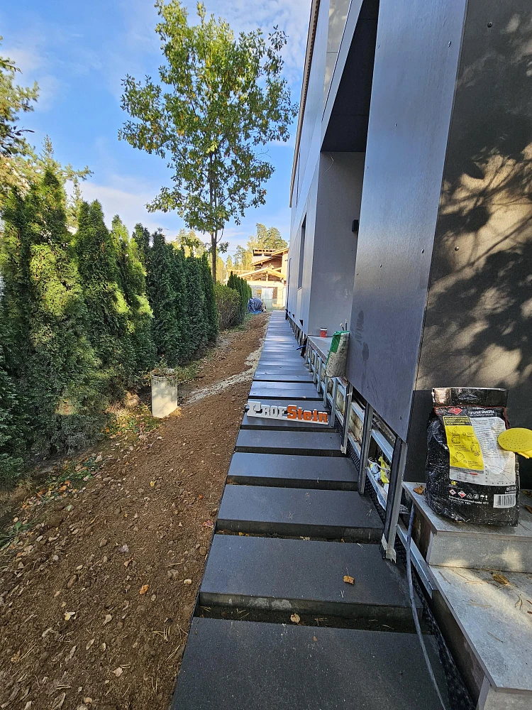 Укладка большеразмерных тротуарных плит