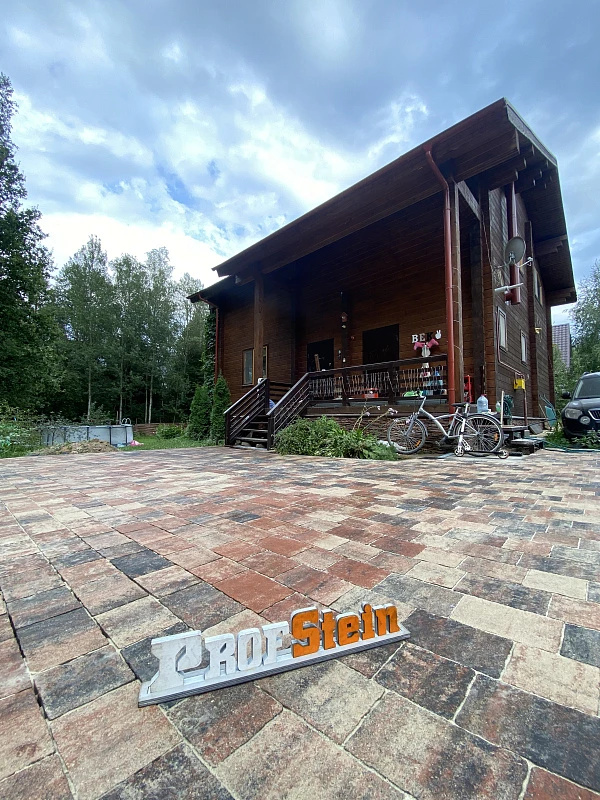 Проект Укладка рельефной тротуарной плитки на дачном участке 94 м2 в г. Дмитров, КП Спортвилль