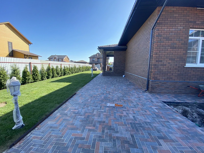 Проект Укладка тротуарной плитки "Ёлочкой" и укладка рулонного газона 234 м2 в пос. Первомайское