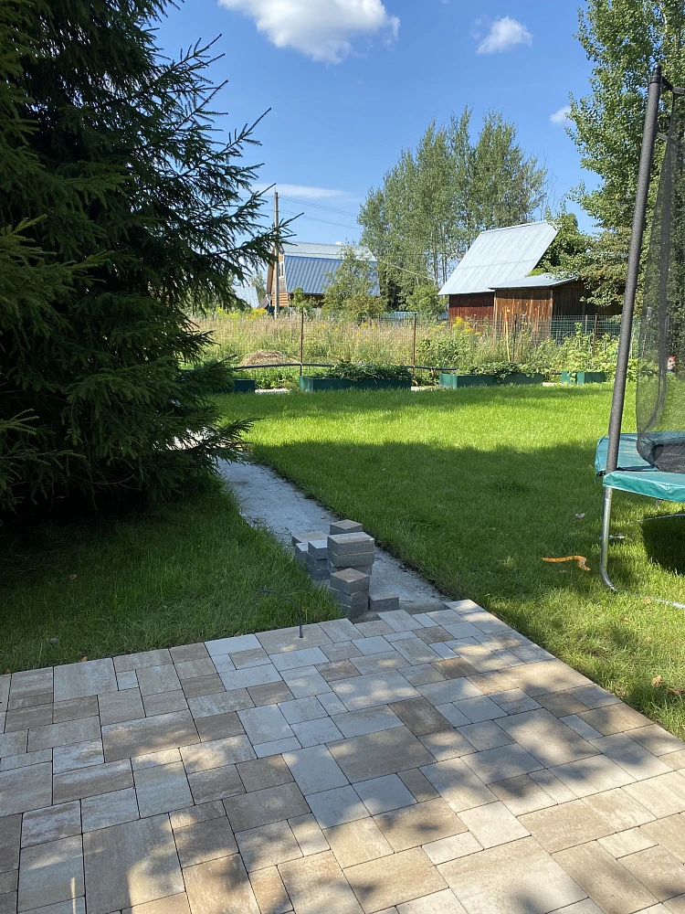 Укладка брусчатки с уникальной схемой мощения