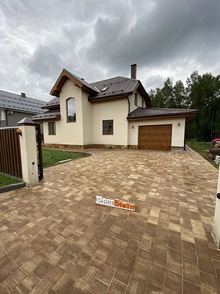 Мощение тротуарной плиткой Braer цвета Миндаль