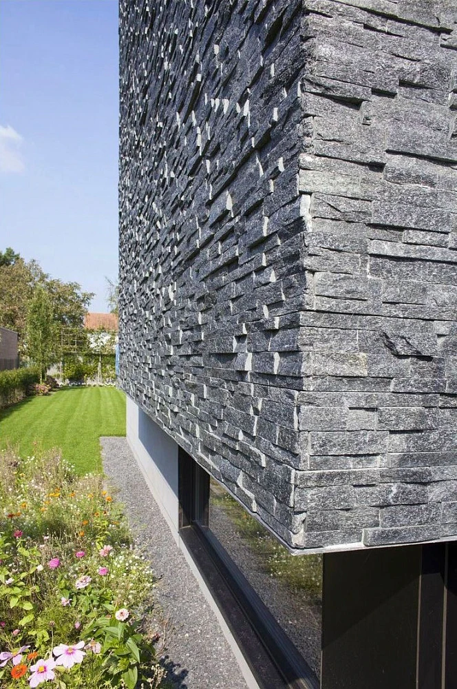 3D панель из натурального камня Кварцит Чёрный Классик Pharaon