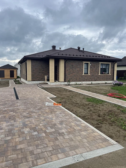 Укладка тротуарной плитки от Braer и Steingot