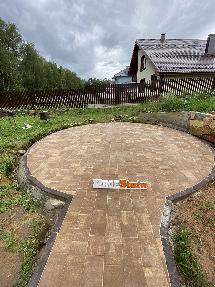 Мощение тротуарной плиткой Braer цвета Миндаль