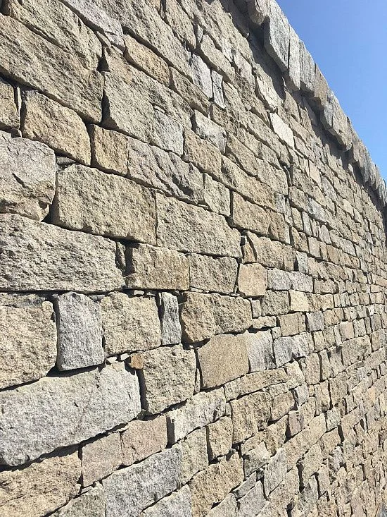 3D панель из натурального камня Кварцит Серо-коричневый Грубый камень Pharaon