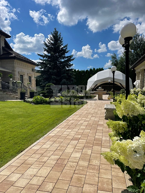 Укладка тротуарной плитки от Steingot в цвете Травертин