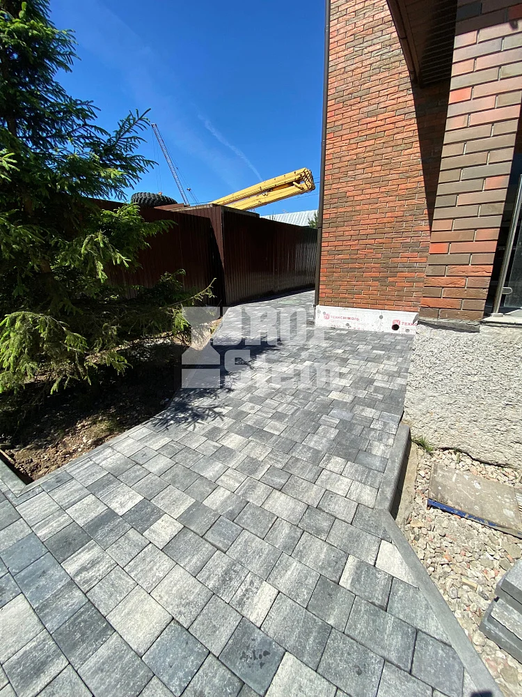 Демонтаж / укладка брусчатки, устройство дренажа и озеленение участка