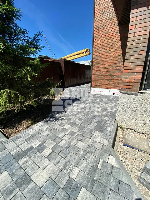 Демонтаж / укладка брусчатки, устройство дренажа и озеленение участка