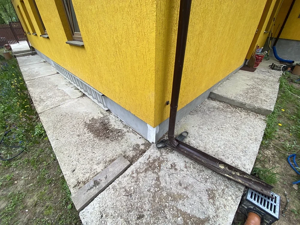 Укладка и поставка тротуарной плитки Braer на даче