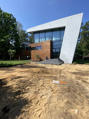 Укладка брусчатки с подготовкой основания и озеленение участка