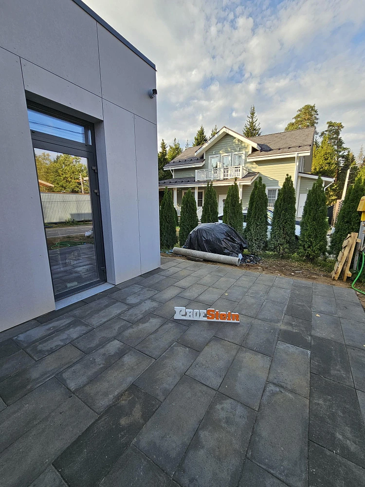 Укладка большеразмерных тротуарных плит