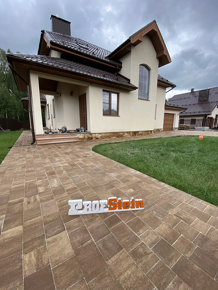 Мощение тротуарной плиткой Braer цвета Миндаль