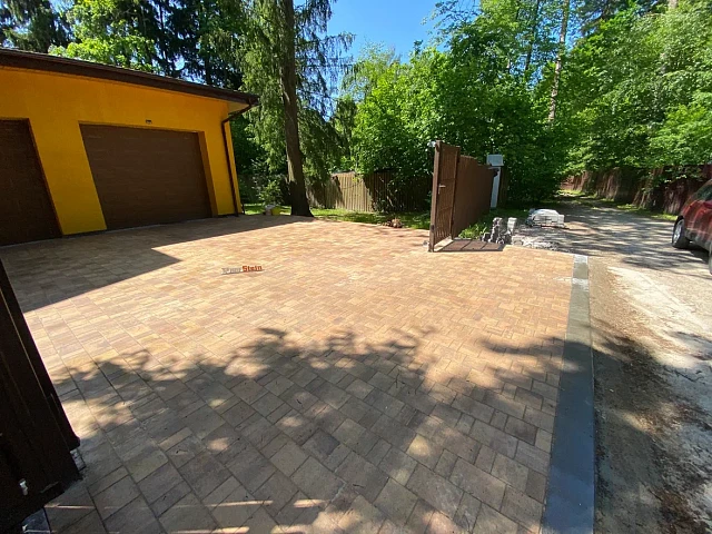 Укладка и поставка тротуарной плитки Braer на даче