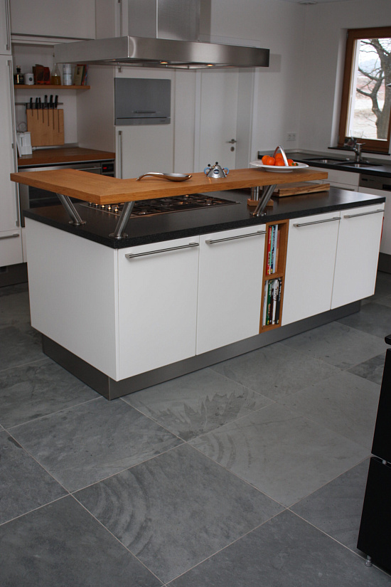 Плитка Черный сланец (натуральный скол) 600х600 Pharaon